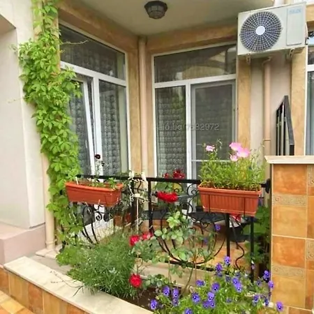 Apartment Mellia Garden 10 *
